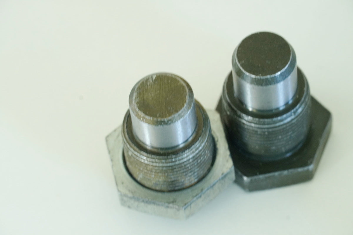 SUZUKI VL 800 WVBM INTRUDER VOLUSIA Swingarm Bolts Bearing Nut Bearing Pin