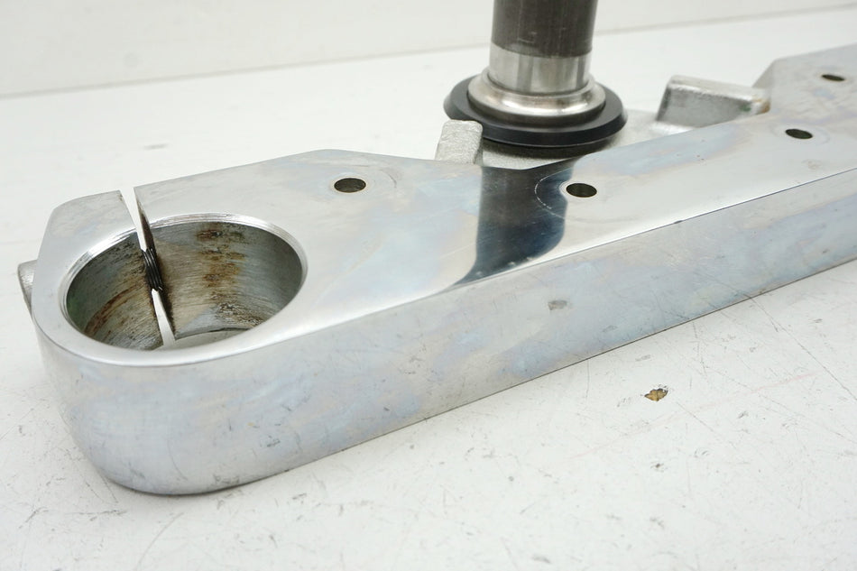 YAMAHA XVS 1100 VP05 DRAG STAR Lower Triple Tree Fork