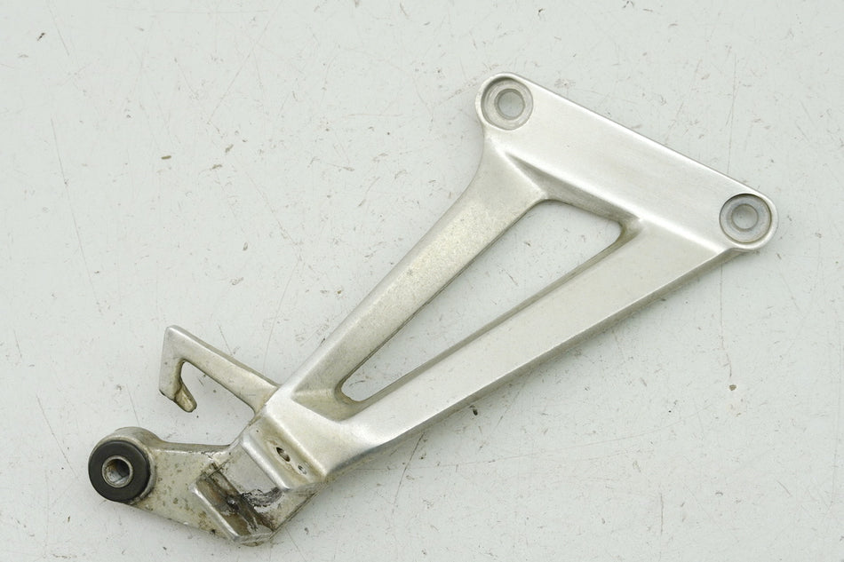 HONDA CBR 125 JC34 Soporte estribera pasajero derecha Soporte estribera Reposapiés Estribera