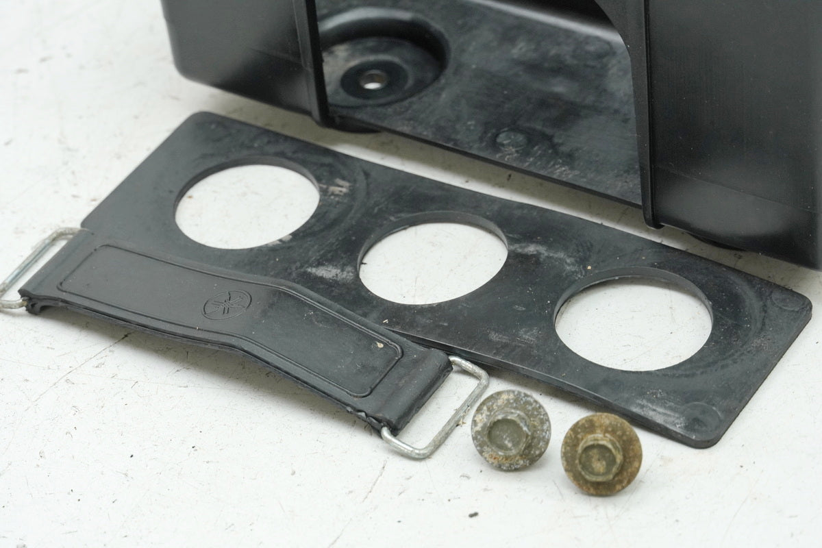 YAMAHA VMX-12 VMAX 1200 2WE Battery Box Battery Compartment Holder Battery Strap