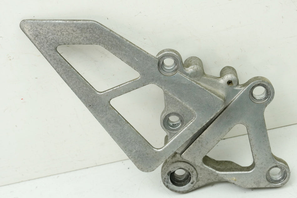 KAWASAKI ZX-7R ZX750P Footpeg Holder Rider Right Footrest Plate 96-03