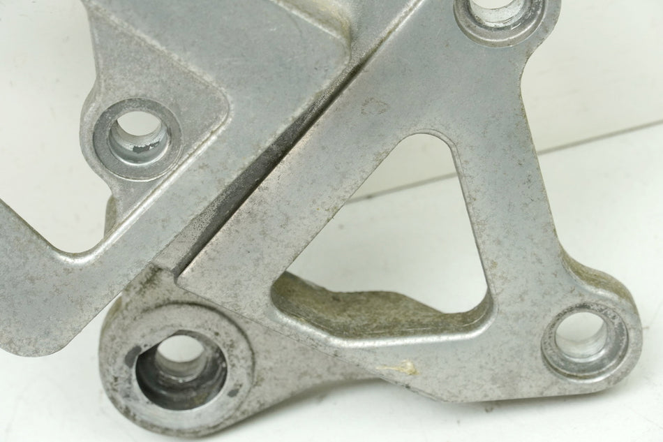 KAWASAKI ZX-7R ZX750P Footpeg Holder Rider Right Footrest Plate 96-03