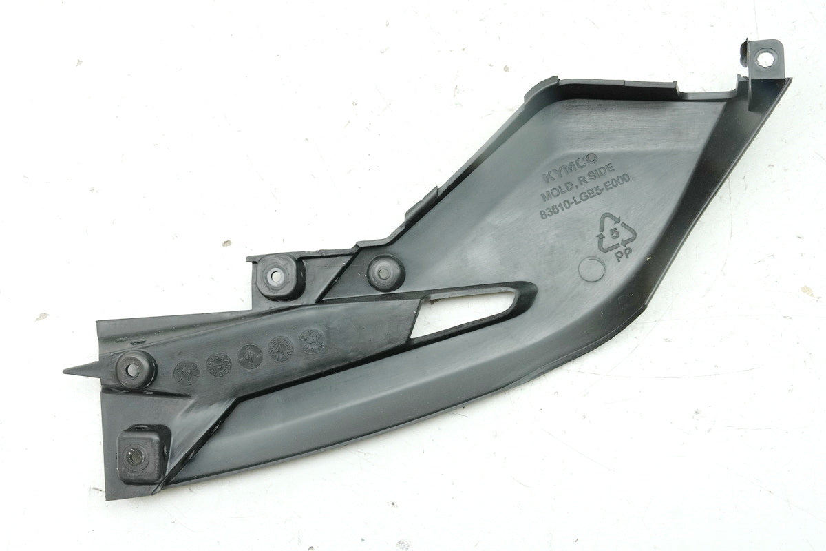 KYMCO PEOPLE GT 300 i ABS CUBIERTA REPOSAPIÉS TAPA LATERAL CARENADO