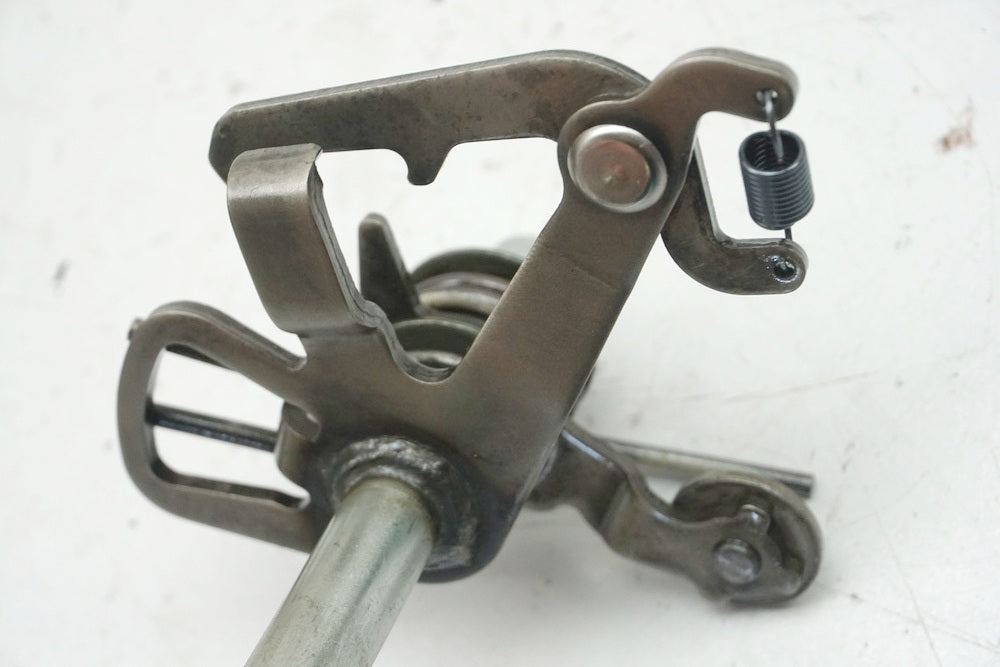 YAMAHA XVS 1100 VP05 DRAG STAR Gearshift Shaft Gearbox Mount Shift Lever Shifter