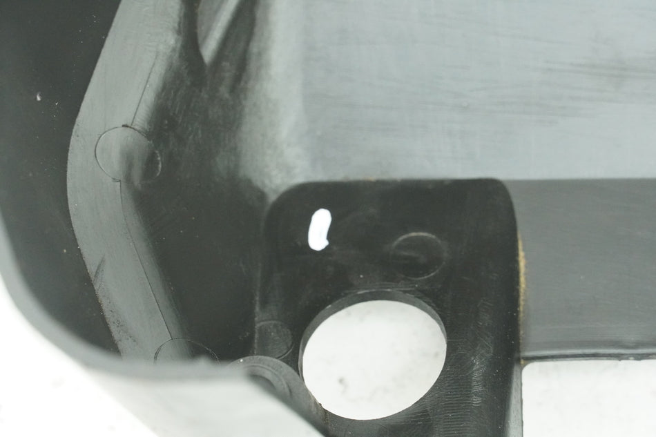 SUZUKI RG 80 GAMMA NC11A Tachogehäuse unten Abdeckung Tacho Cover Blende Gehäuse