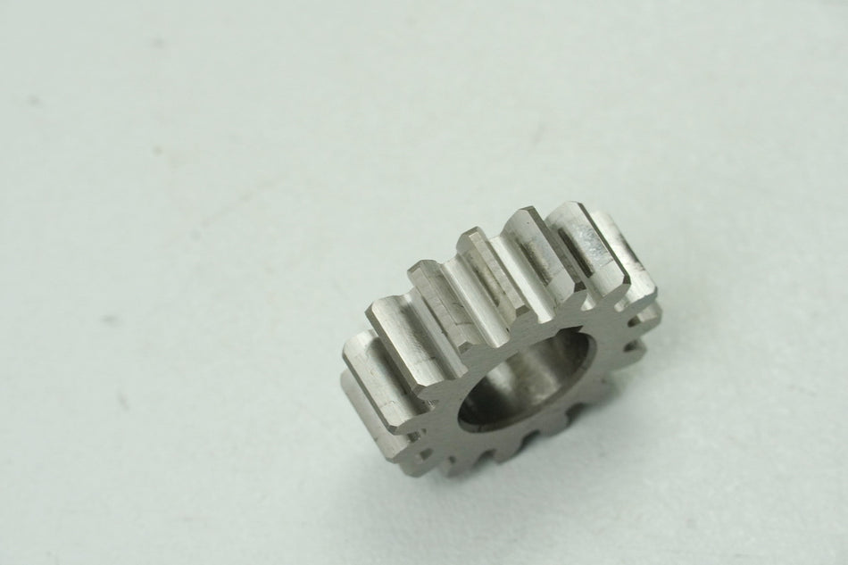 SUZUKI RG 125 NF12B GAMMA Gear on Crankshaft (for Engine)