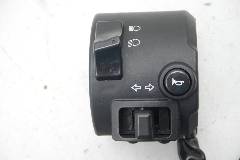 YAMAHA MT 125 A RE39 Mando de manillar izquierdo Interruptor de luz Intermitente