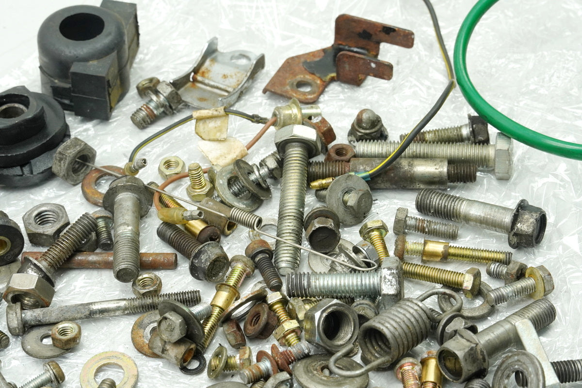 SUZUKI RG 125 NF12B GAMMA Screws Small Parts Nuts Brackets (for frame)