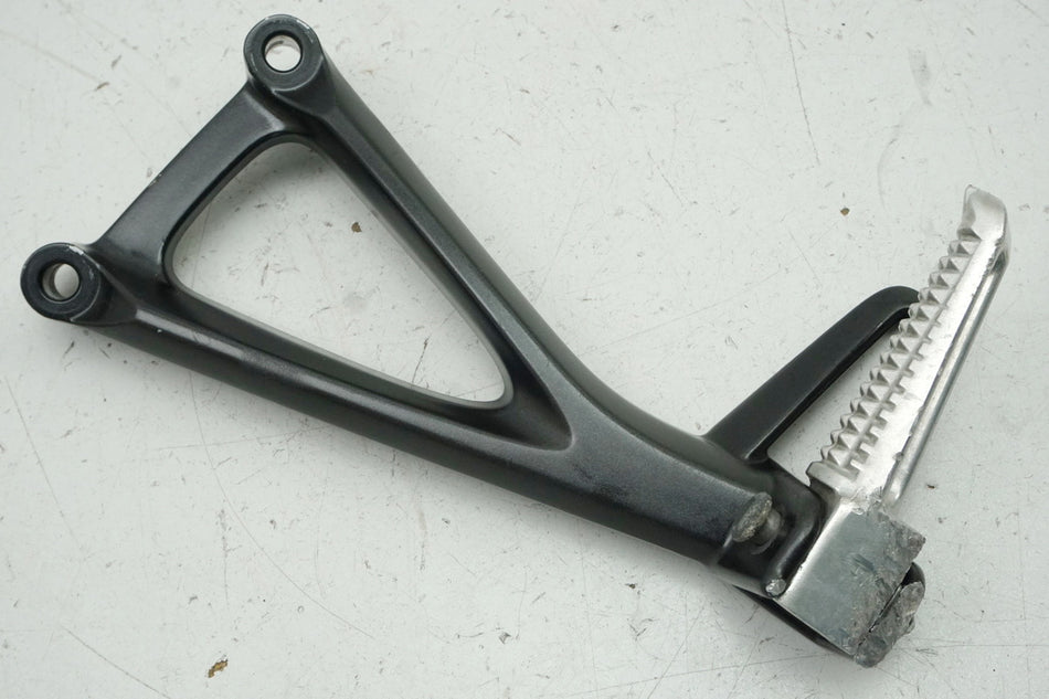 YAMAHA MT 125 A RE39 Sistema de reposapiés trasero izquierdo Soporte reposapiés