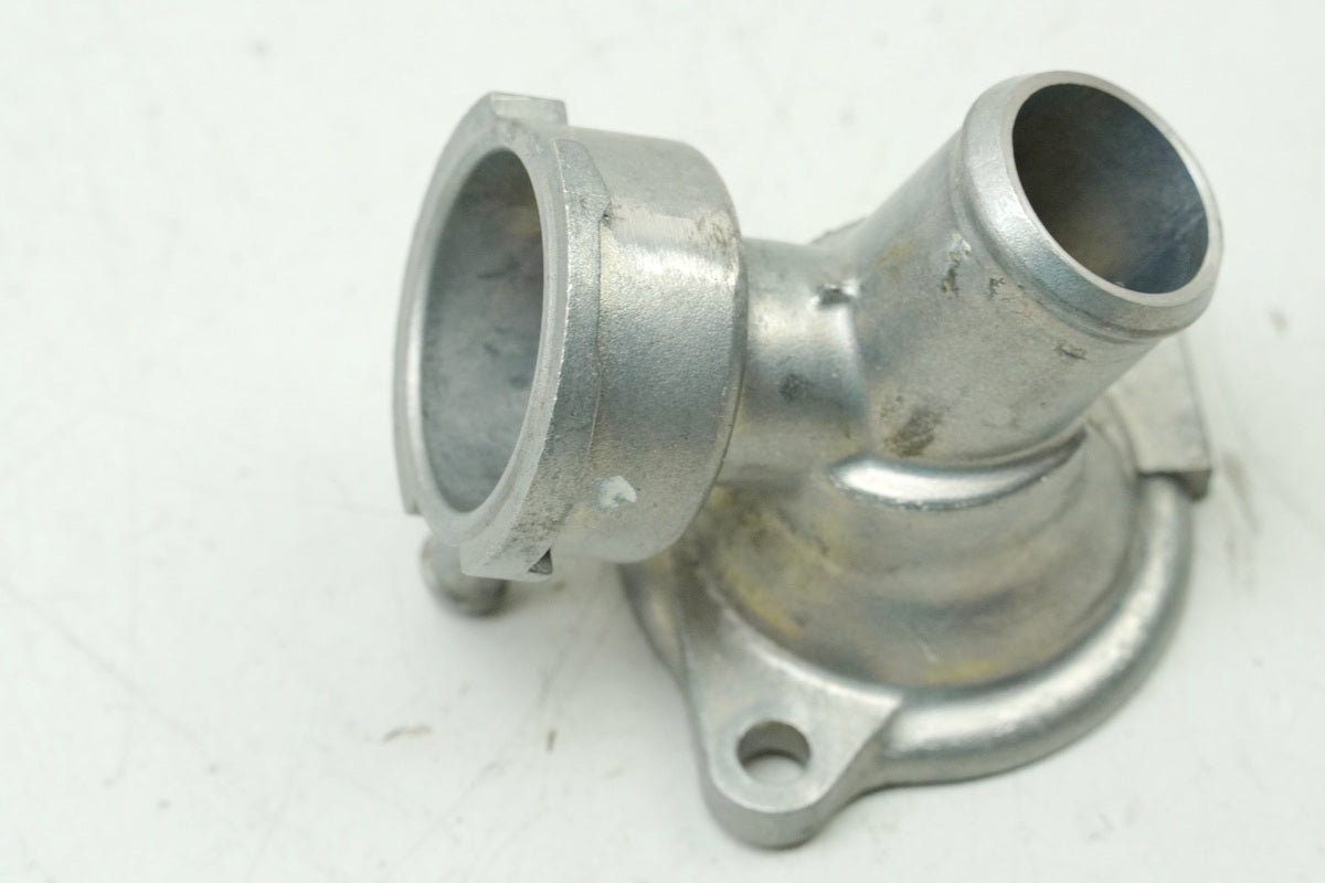 HONDA CBF 1000 FA SC64 Tubo de llenado de la carcasa del termostato (para el termostato del radiador)