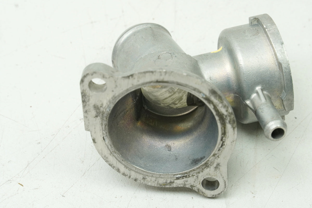 HONDA CBF 1000 FA SC64 Tubo de llenado de la carcasa del termostato (para el termostato del radiador)