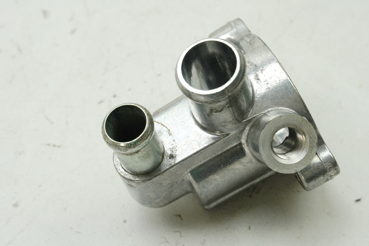 HONDA CBF 1000 FA SC64 Tubo de llenado de la carcasa del termostato (para el termostato del radiador)