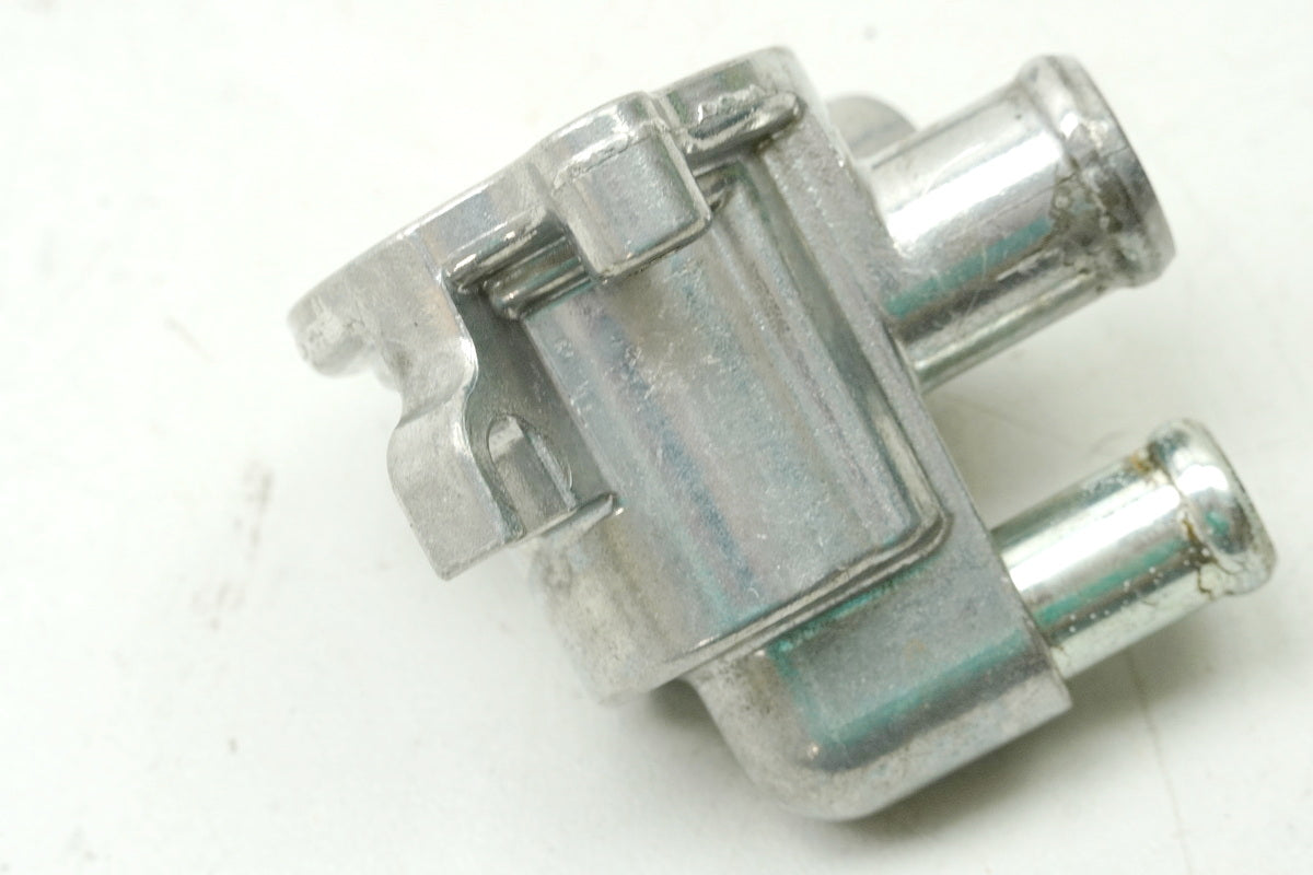 HONDA CBF 1000 FA SC64 Tubo de llenado de la carcasa del termostato (para el termostato del radiador)