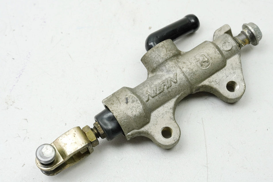 KAWASAKI ZX-7R ZX750P Cilindro de freno trasero Bomba de freno Cilindro de freno de pie 96-03