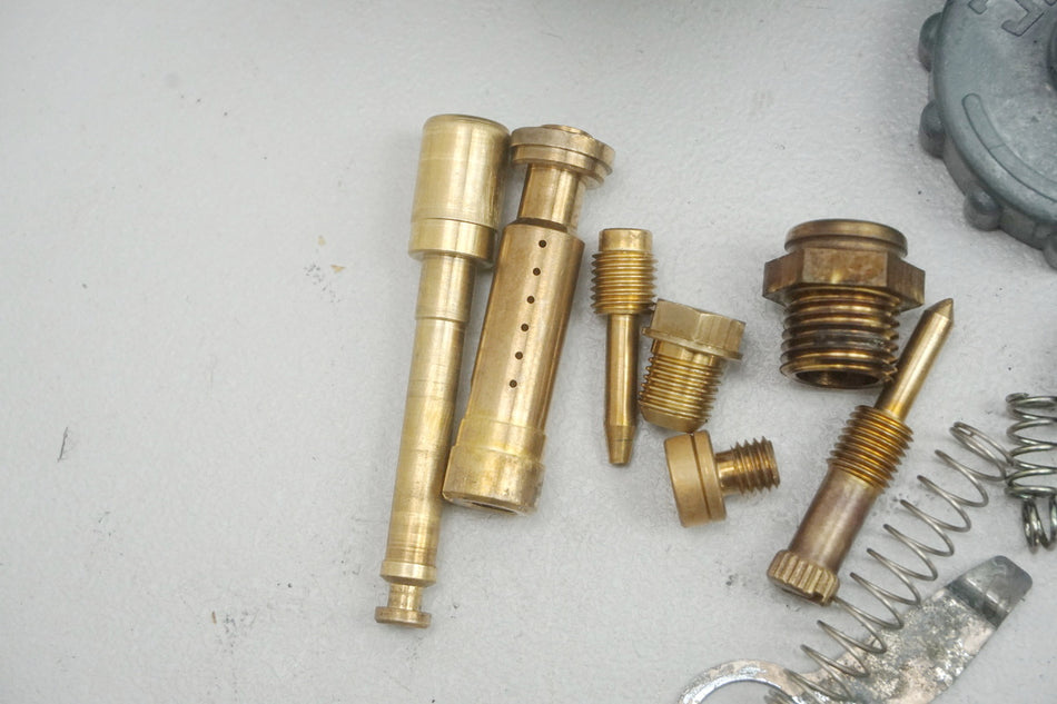 Carburador Mikuni SUZUKI RG 80 GAMMA NC11A limpiado por ultrasonidos