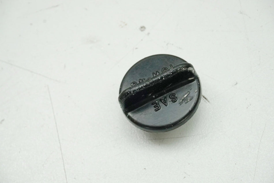 SUZUKI GSX 600 F AJ Deckel Öleinfüllstutzen Cover Verschluß Schraube Motoröl 98-