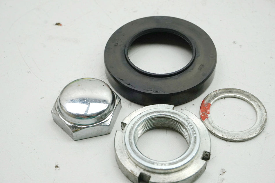 SUZUKI GSX 600 F AJ NUT SECURING STEERING HEAD TRIPLE CLAMP