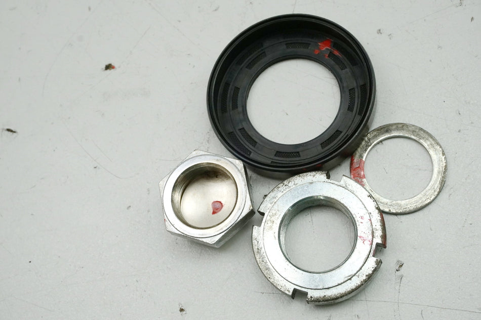 SUZUKI GSX 600 F AJ NUT SECURING STEERING HEAD TRIPLE CLAMP