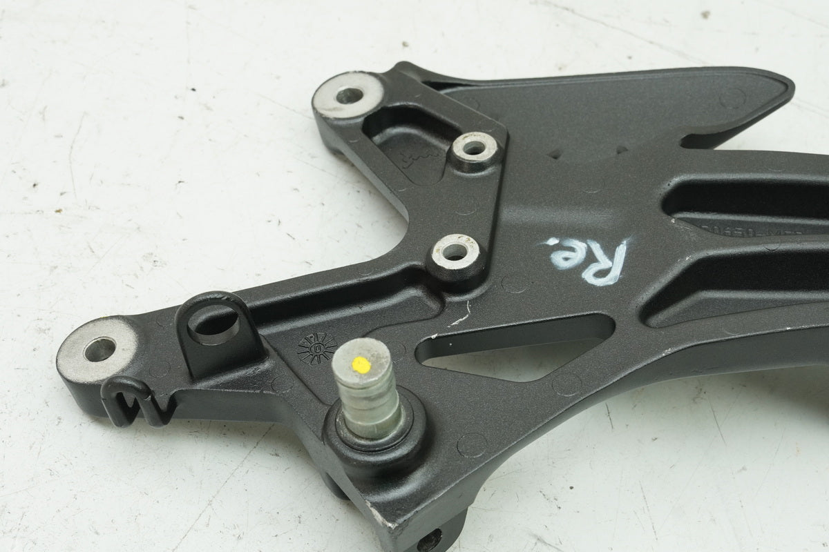 HONDA CBF 1000 FA SC64 Placa reposapiés derecha Soporte reposapiés 50650-MER-D02ZD