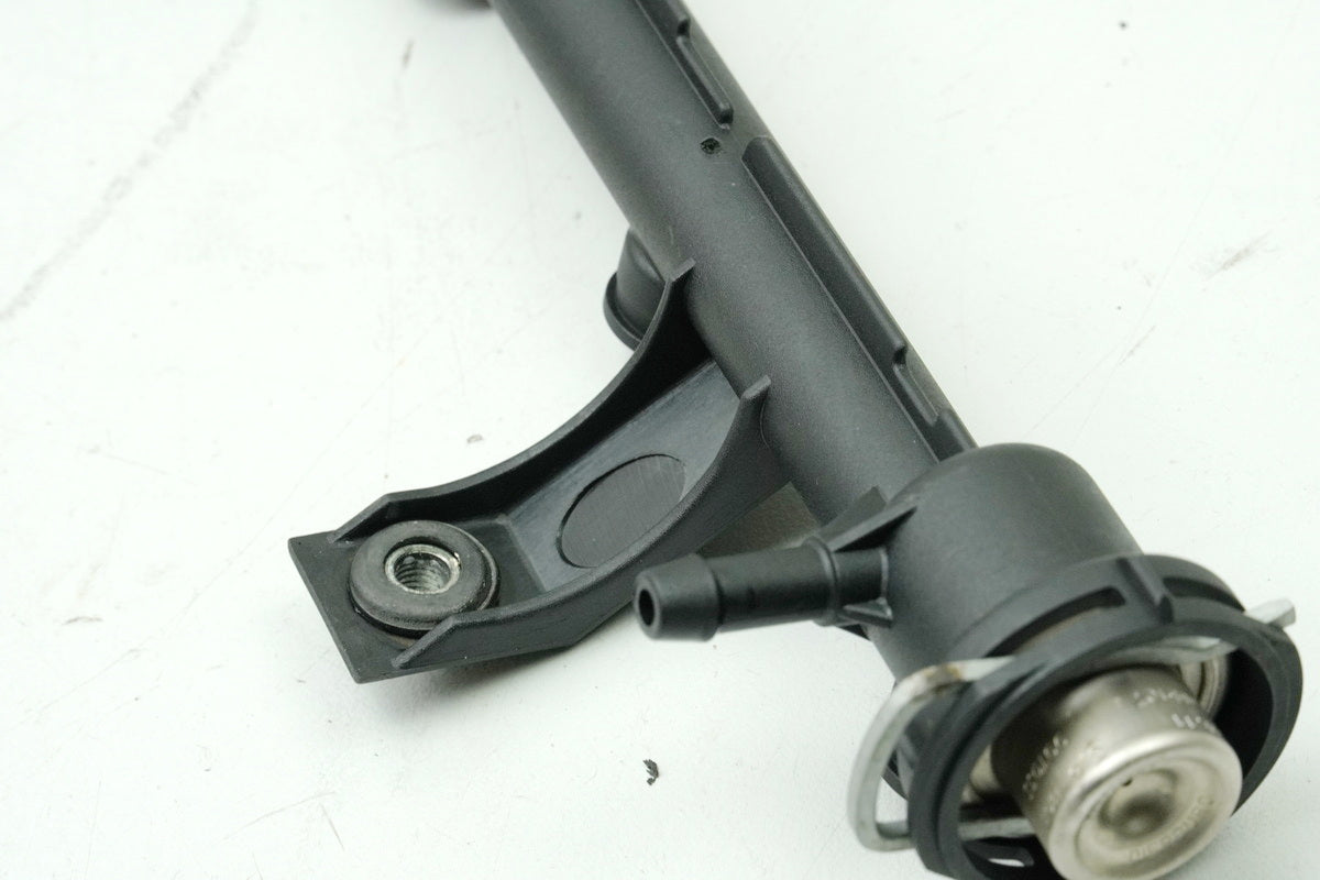 BMW K 1200 LT A K2LT Einspritzleiste Druckregler Benzin Kraftstoffverteiler