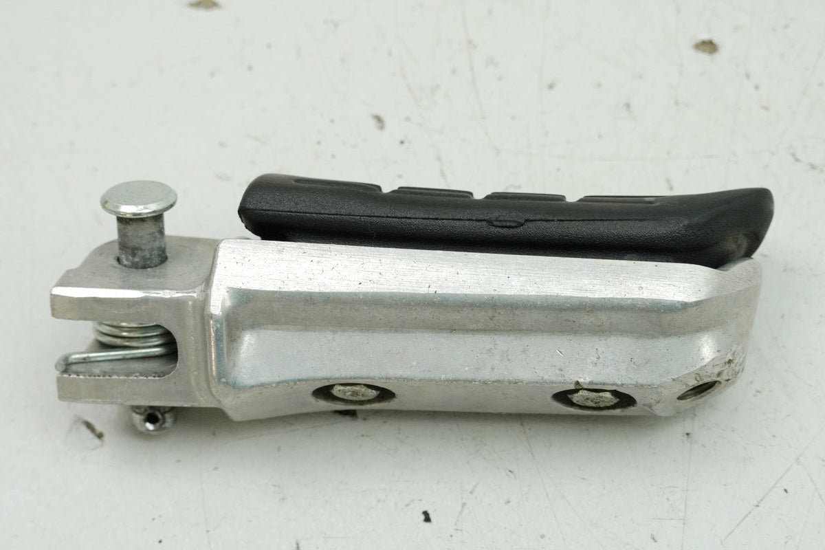 HONDA CBF 1000 FA SC64 Fußraste Fahrer links (für Fußrastenplatte Halter)