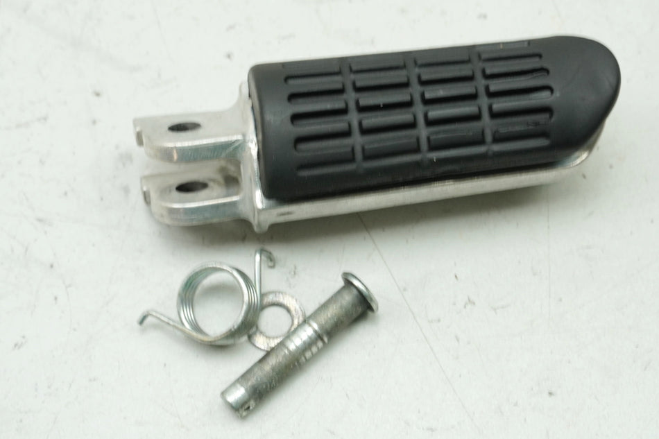 HONDA CBF 1000 FA SC64 Estribera derecha del conductor (para el soporte de la estribera)