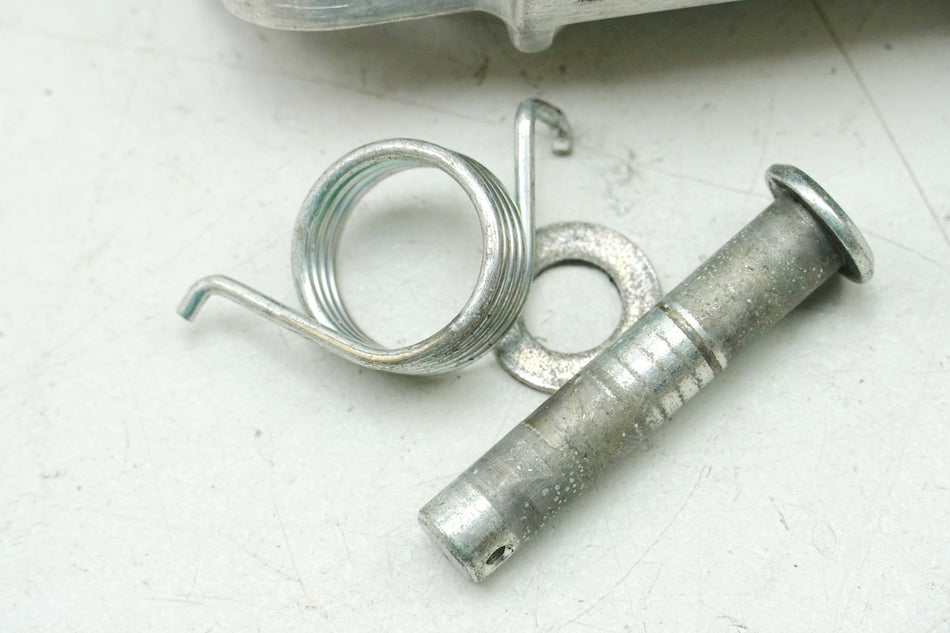 HONDA CBF 1000 FA SC64 Estribera derecha del conductor (para el soporte de la estribera)