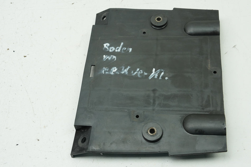 KAWASAKI Z 750 E KZ750E Abdeckung Heckverkleidung innen Cover Deckel Unterteil