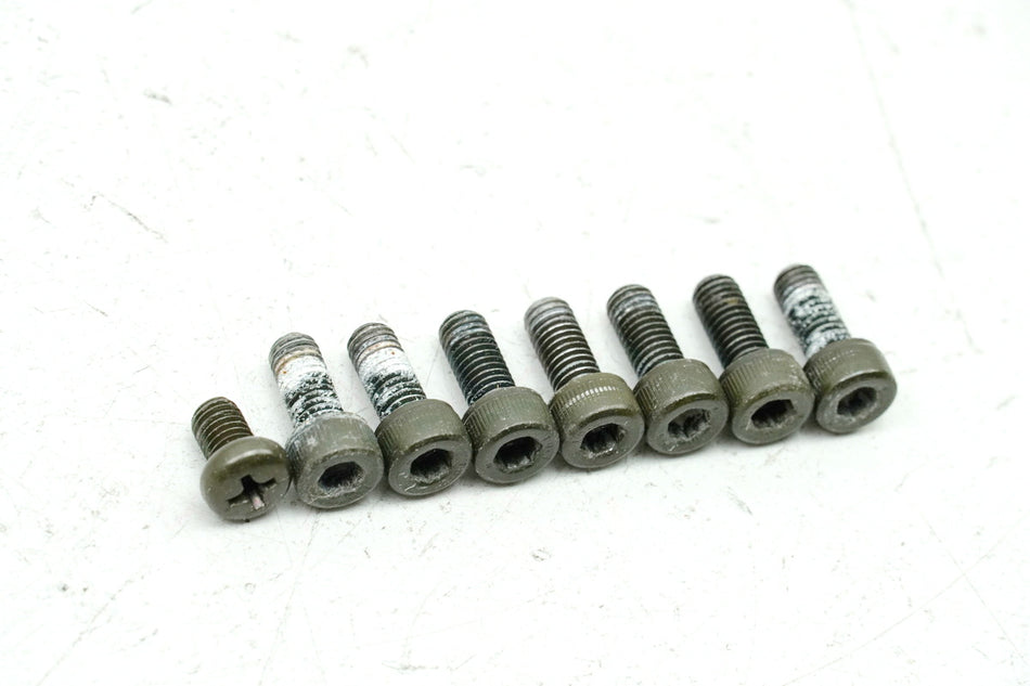 KAWASAKI ZZR 1100 D ZXT10D Fuel Cap Screws (for Fuel Tank) ONLY 7932 km