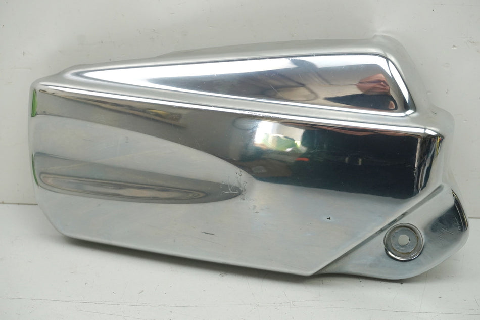 YAMAHA XVS 1100 VP05 DRAG STAR Tapa lateral inferior derecha Cubierta Regulador