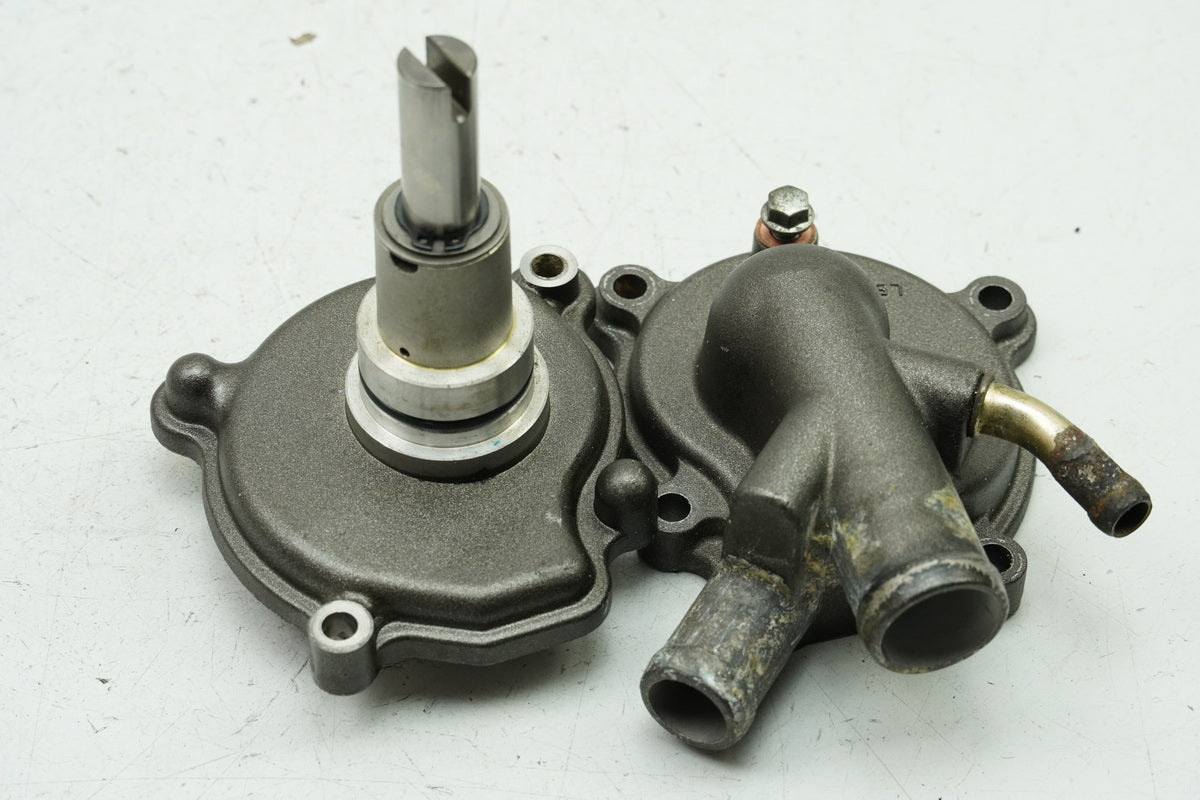 KYMCO XCiting 500 i RFBT70040 Bomba de agua Tapa del motor Cubierta del motor Bomba de agua
