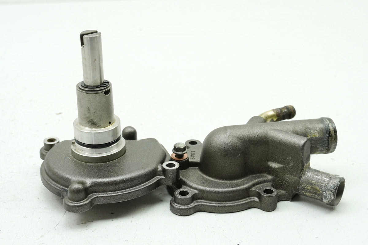 KYMCO XCiting 500 i RFBT70040 Bomba de agua Tapa del motor Cubierta del motor Bomba de agua