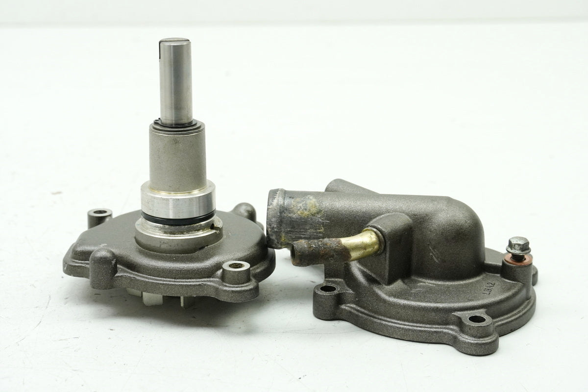 KYMCO XCiting 500 i RFBT70040 Bomba de agua Tapa del motor Cubierta del motor Bomba de agua