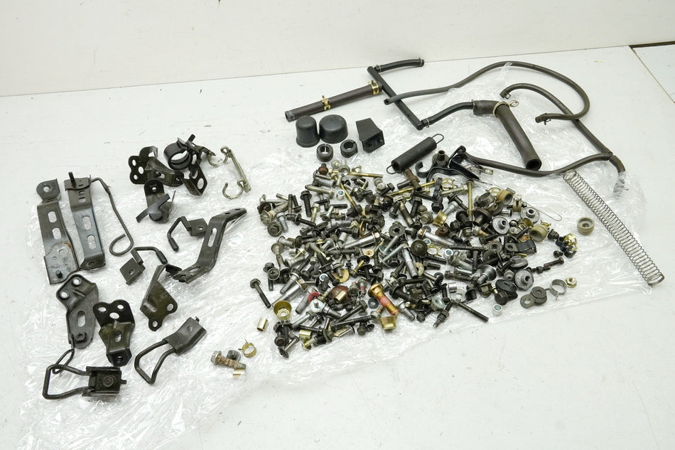 KAWASAKI ZX-7R ZX750P Tornillos Piezas pequeñas Soporte (para carenado del chasis) 96-03
