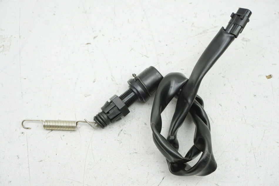 YAMAHA MT 125 A RE39 Interruptor de luz de freno trasero para cilindro maestro de freno