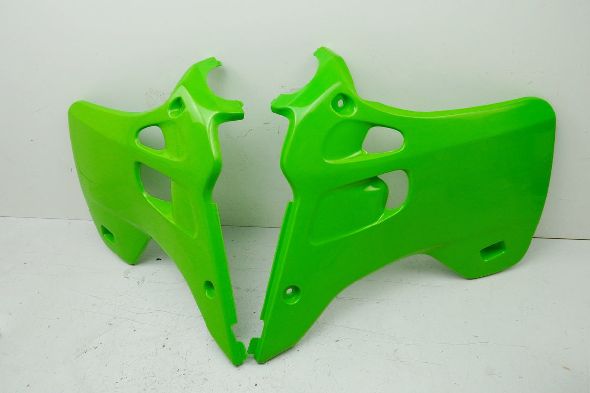 KAWASAKI KX 125 250 Kühlerverkleidung links rechts Seitenteil Abdeckung UFO NEU
