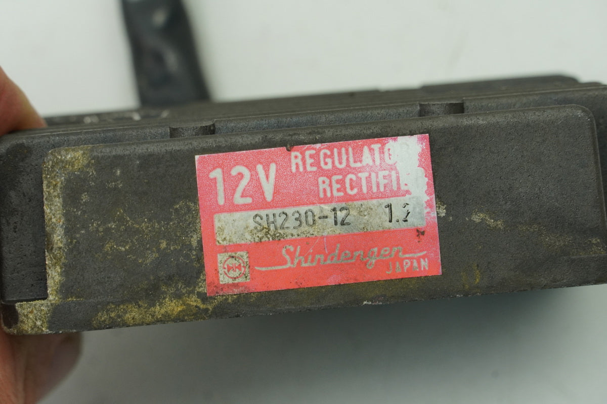 KAWASAKI Z 750 E KZ750E Laderegler original Regler Gleichrichter Spannungsregler