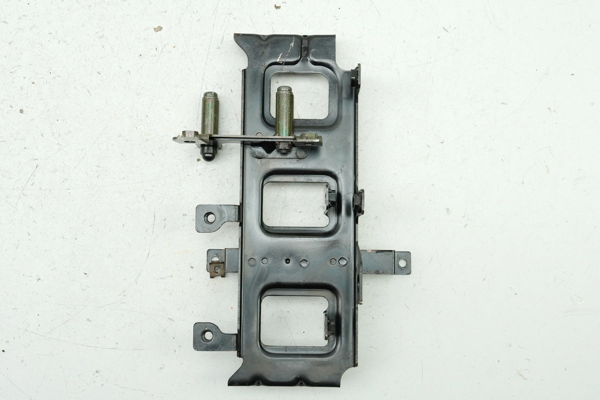 YAMAHA VMX-12 VMAX 1200 2WE Front Ignition Coil Bracket Plate Strut Support