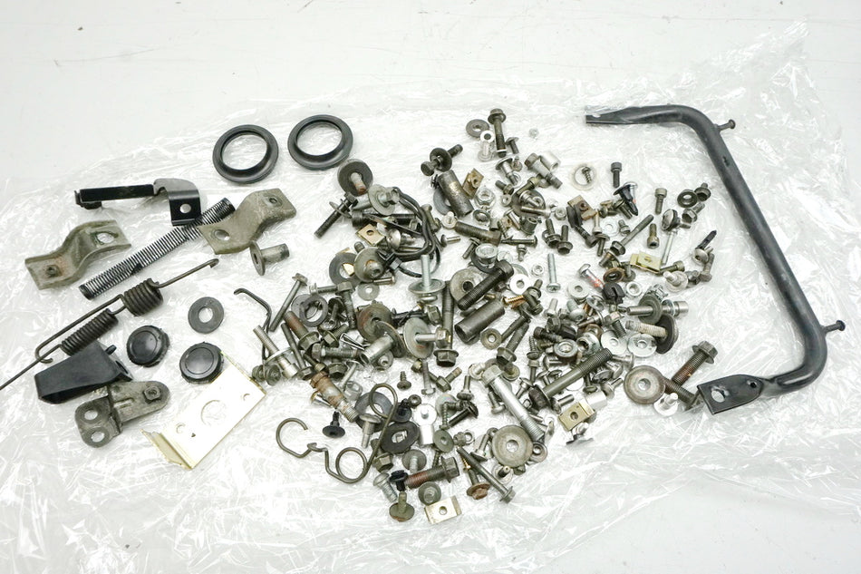 SUZUKI GSX 600 F AJ Schrauben für Verkleidung & Kleinteile 98-02