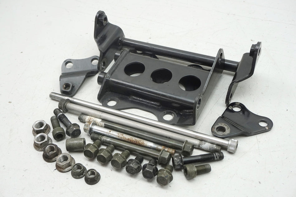 YAMAHA XVS 1100 VP05 DRAG STAR Soporte Motor Eje Tornillos Perno Placa