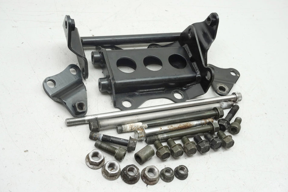 YAMAHA XVS 1100 VP05 DRAG STAR Soporte Motor Eje Tornillos Perno Placa