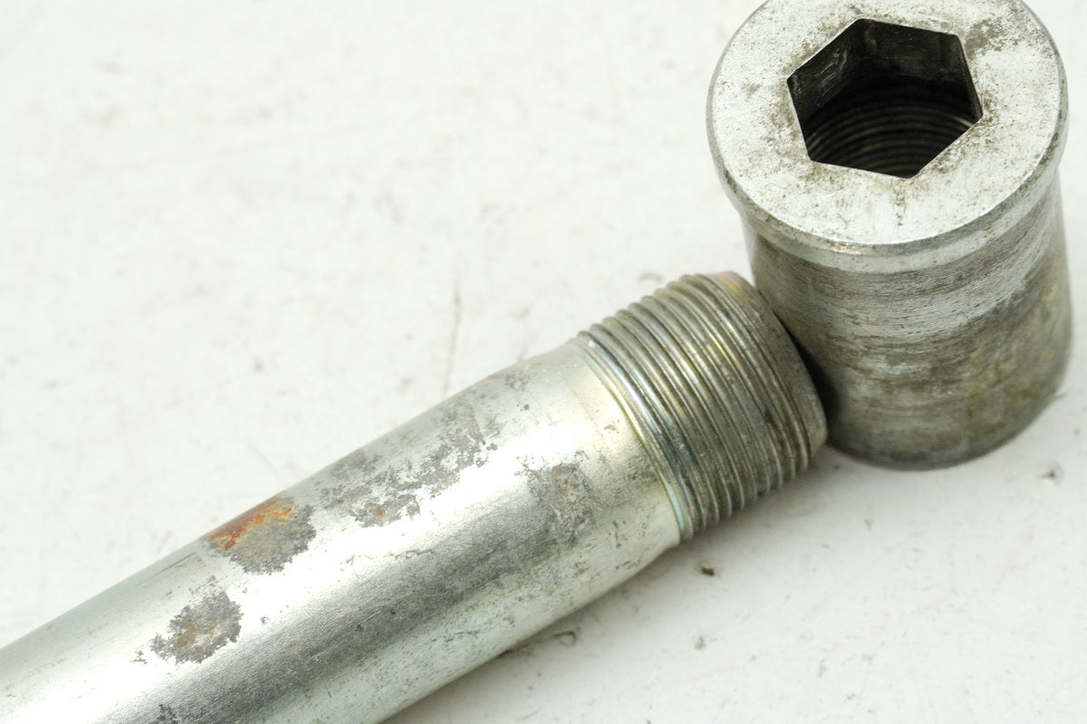 KAWASAKI ZX-6R ZX600G Front Axle I Axle Nut (for Front Wheel) 98-99