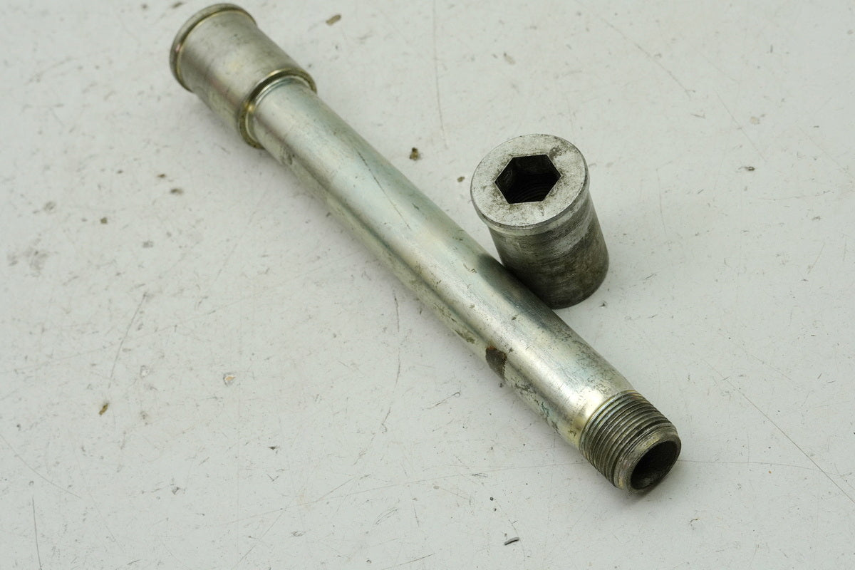 KAWASAKI ZX-6R ZX600G Front Axle I Axle Nut (for Front Wheel) 98-99