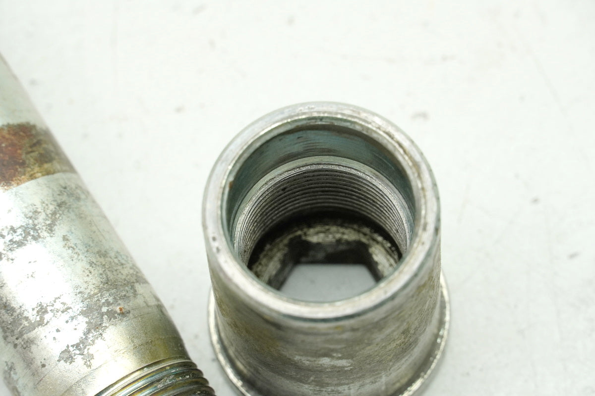 KAWASAKI ZX-6R ZX600G Front Axle I Axle Nut (for Front Wheel) 98-99