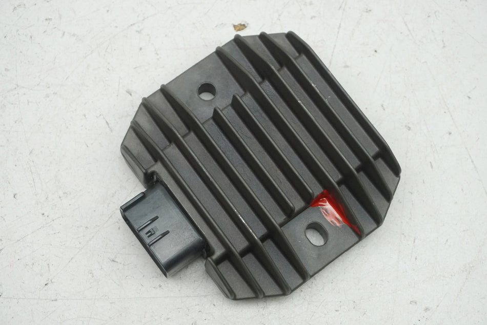 YAMAHA XVS 1100 VP05 DRAG STAR Regulador de voltaje Rectificador original