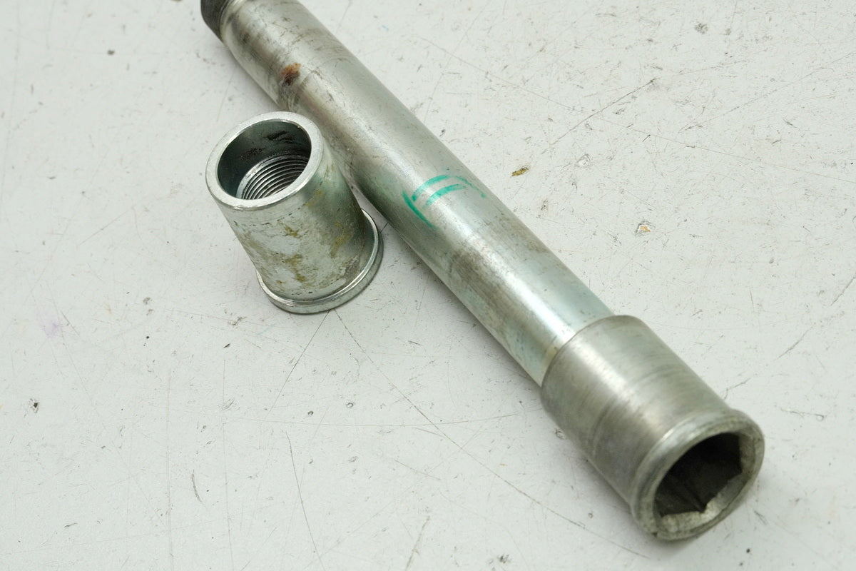 KAWASAKI ZX-6R ZX600G Front axle II Axle nut for wheel front 98-99