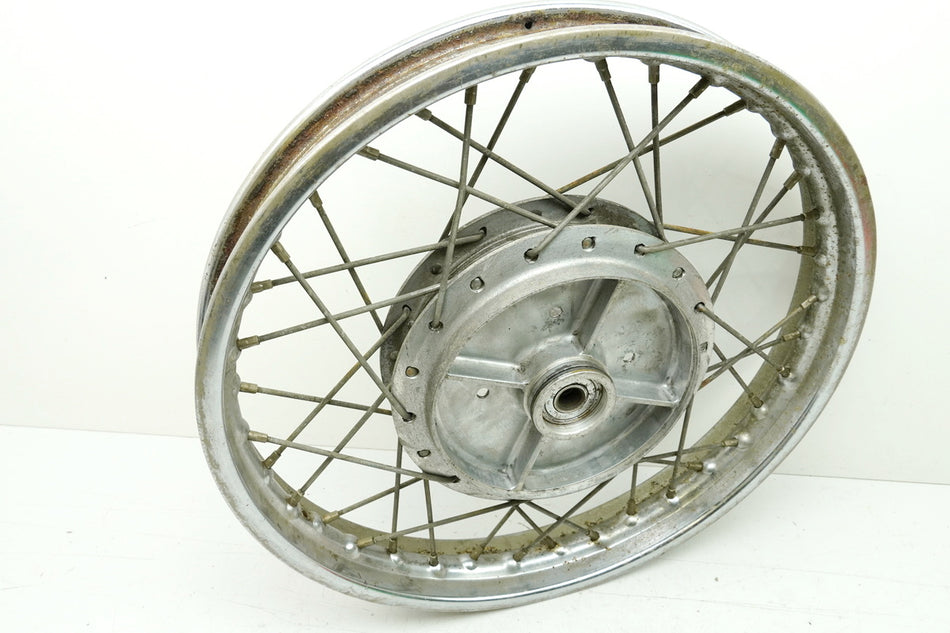YAMAHA DS7 250 Llanta trasera, rueda trasera, buje, radios sin accidentes