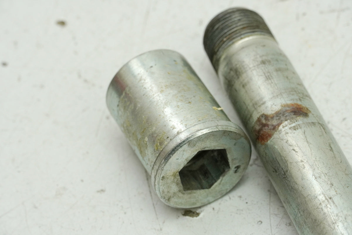 KAWASAKI ZX-6R ZX600G Front axle II Axle nut for wheel front 98-99