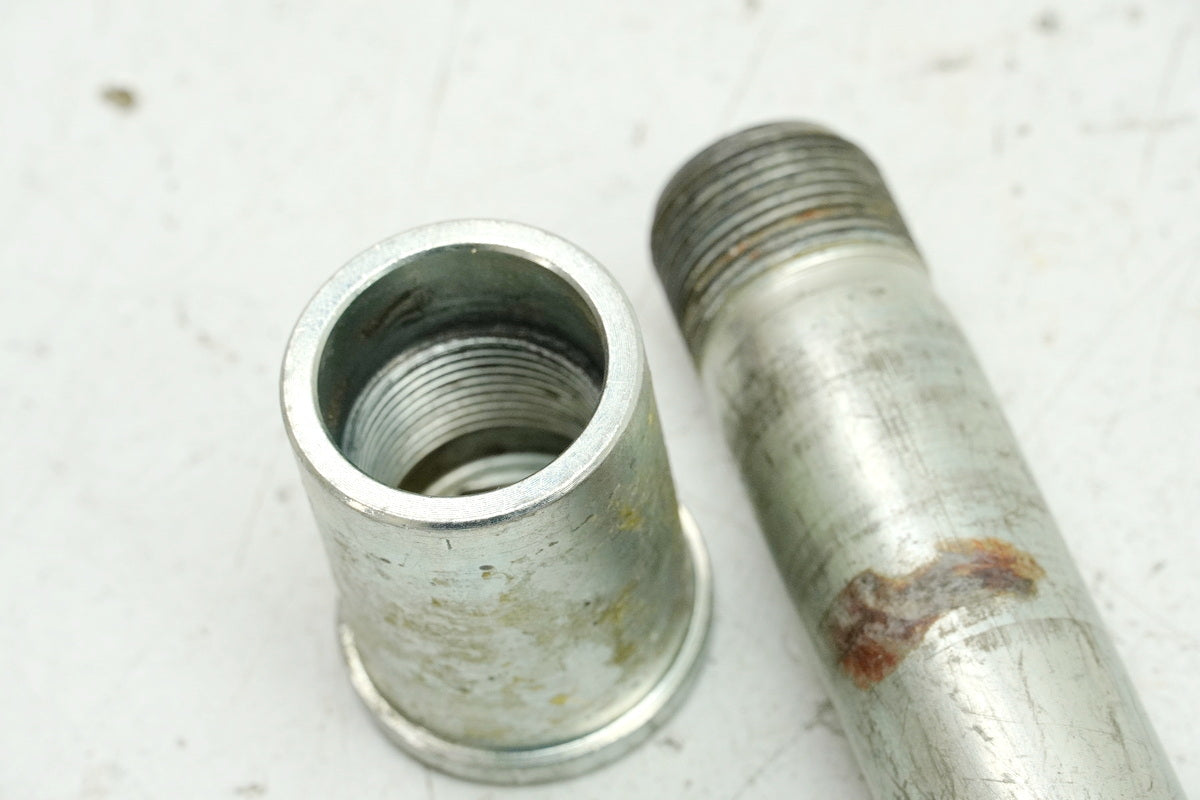 KAWASAKI ZX-6R ZX600G Front axle II Axle nut for wheel front 98-99