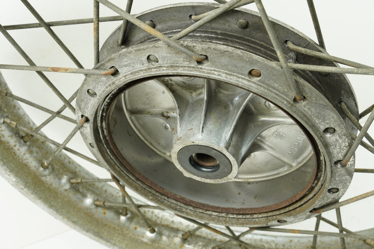 YAMAHA DS7 250 Llanta trasera, rueda trasera, buje, radios sin accidentes